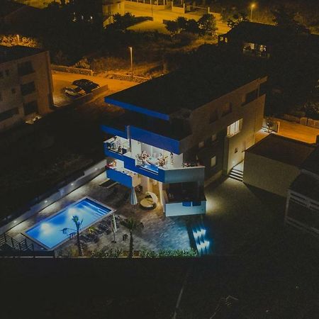Apartments Pool Villa Aldura Novalja Exterior photo