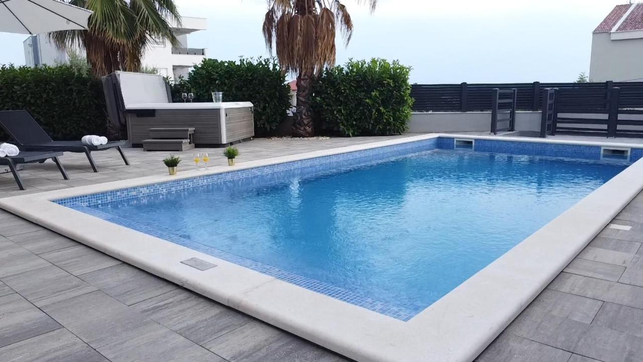Apartments Pool Villa Aldura Novalja Exterior photo