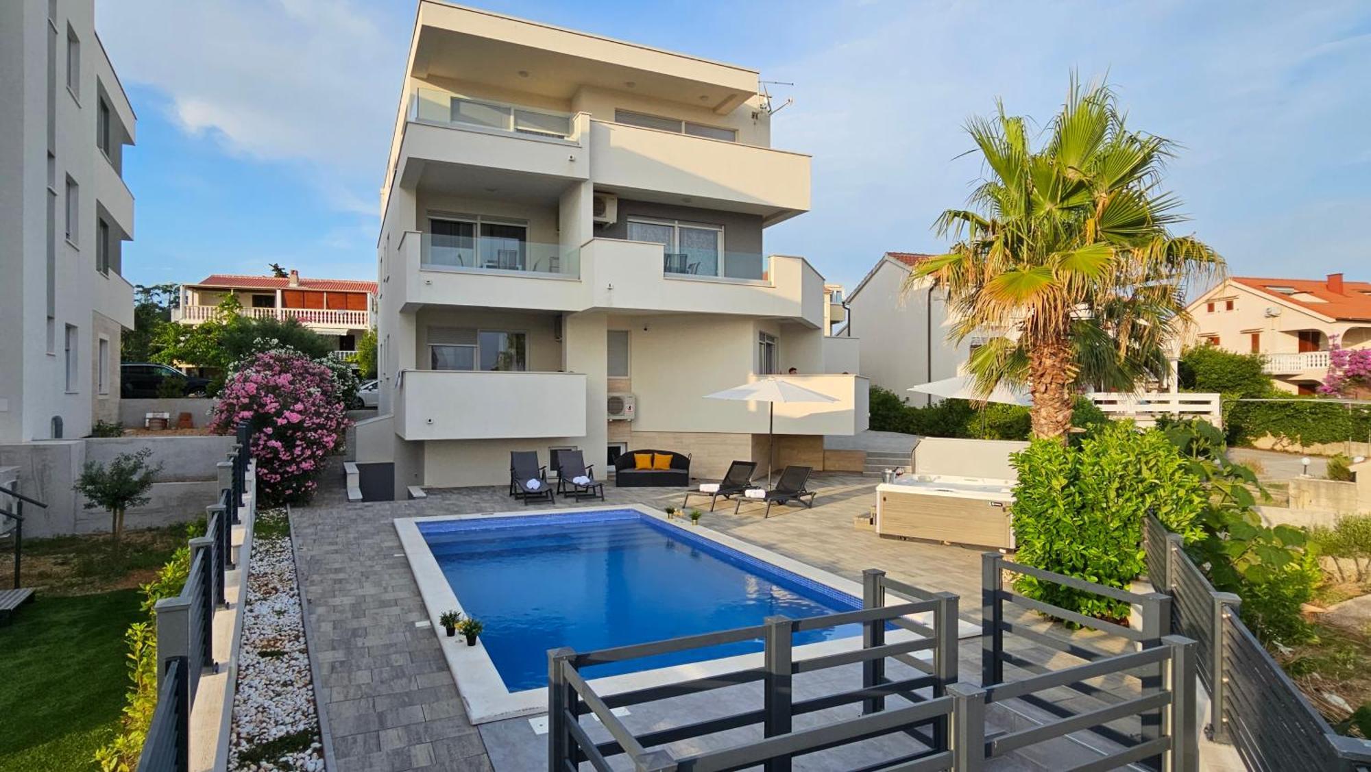 Apartments Pool Villa Aldura Novalja Exterior photo