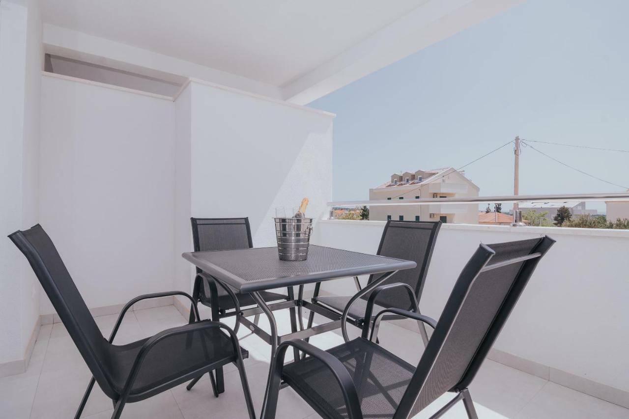 Apartments Pool Villa Aldura Novalja Exterior photo