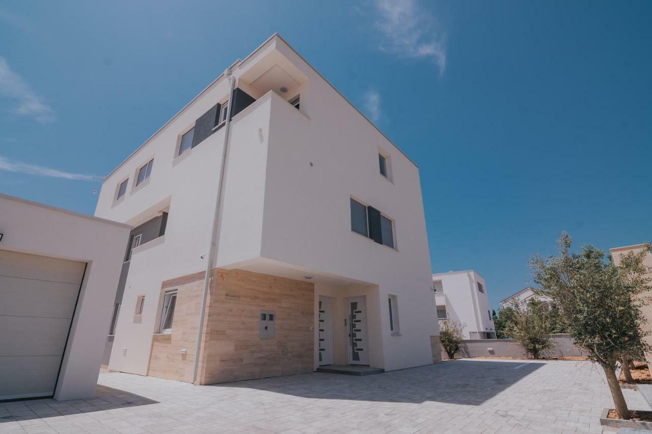 Apartments Pool Villa Aldura Novalja Exterior photo